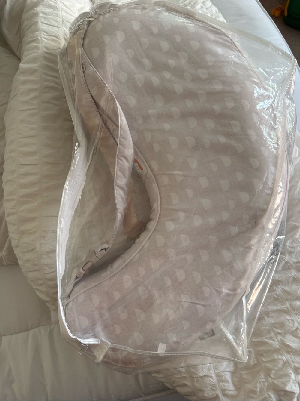 Boopy Uplift Nursing Pillow - BNWT tan pebbles